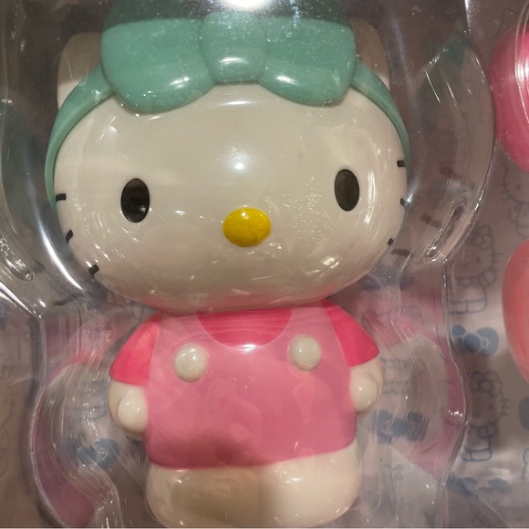 Hello Kitty Styling Figure - Picture 3 of 7